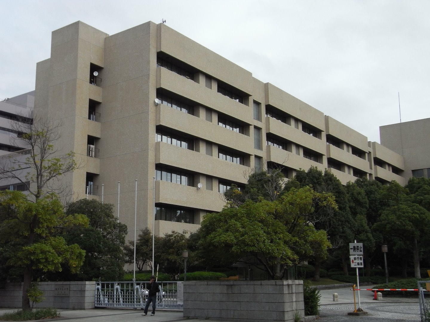 横浜市立大学医学部 基礎研究棟 空調機他更新工事
